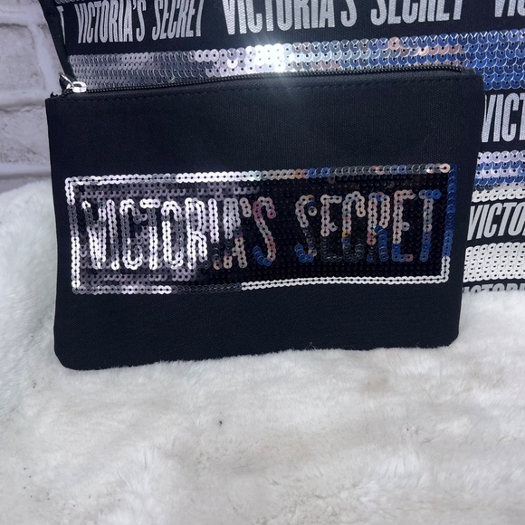 NWT🤩 |•VICTORIA'S SECRET•| Sparkly Silver Sequin Tote & Matching Make Up Bag - Picture 4 of 12
